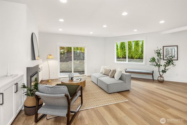 404 Edmonds Ave NE, Renton, WA 98056