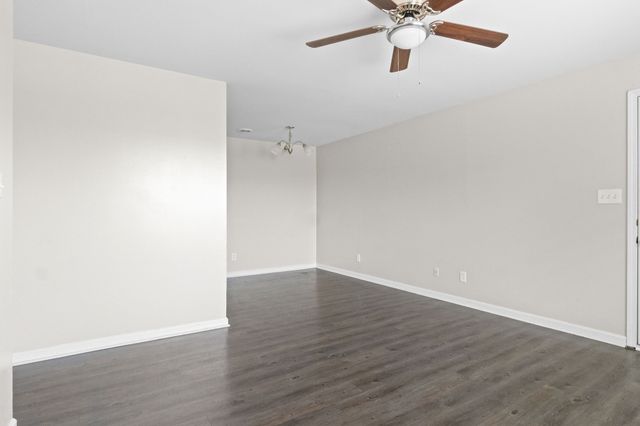 3855 Northeast Dr Apt G, Clarksville, TN 37040
