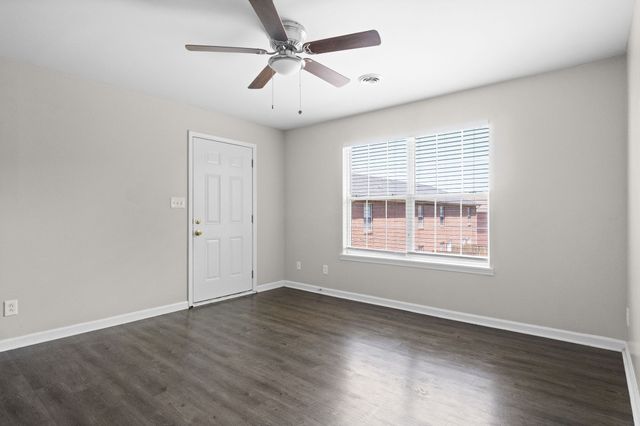 3855 Northeast Dr Apt G, Clarksville, TN 37040