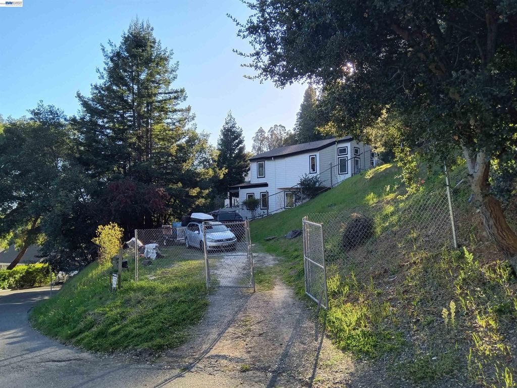 6971 Bristol Drive, Berkeley, CA 94705