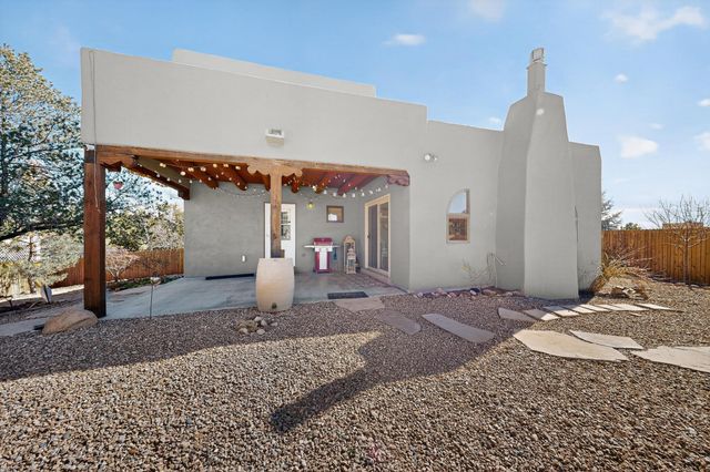 2708 Via Caballero del Sur, Santa Fe, NM 87505