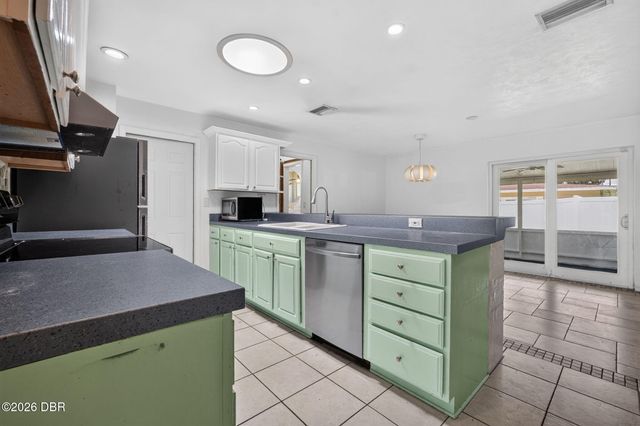 102 N Capri Drive, Ormond Beach, FL 32174