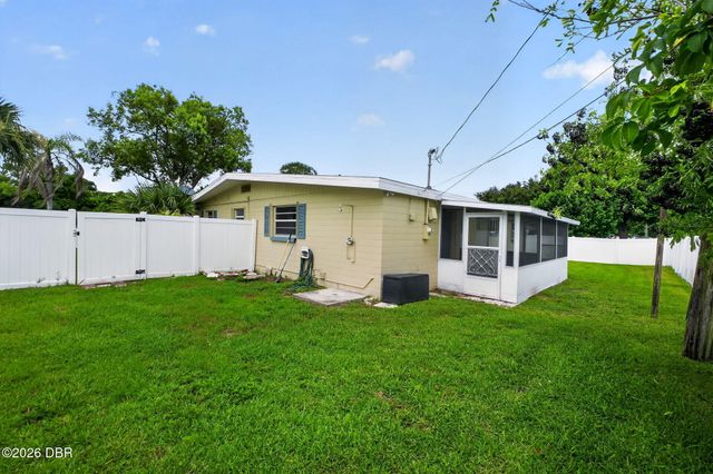 102 N Capri Drive, Ormond Beach, FL 32174