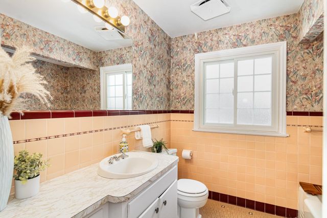 3 Kennard Court, Saint Paul, MN 55106