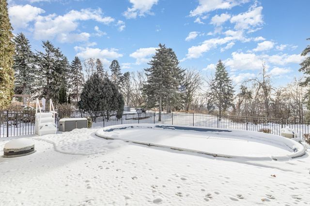 3 Kennard Court, Saint Paul, MN 55106