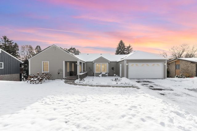 3 Kennard Court, Saint Paul, MN 55106