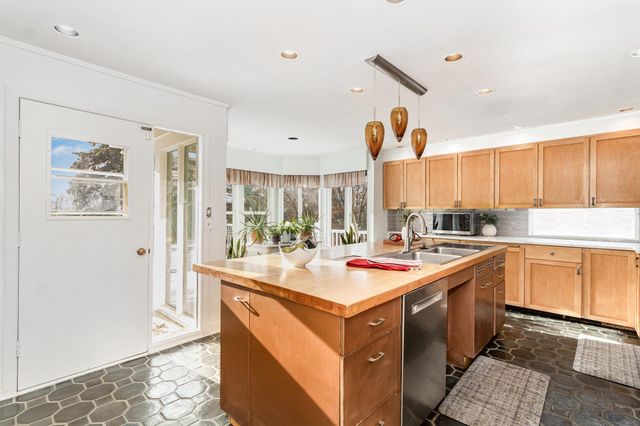 3 Kennard Court, Saint Paul, MN 55106