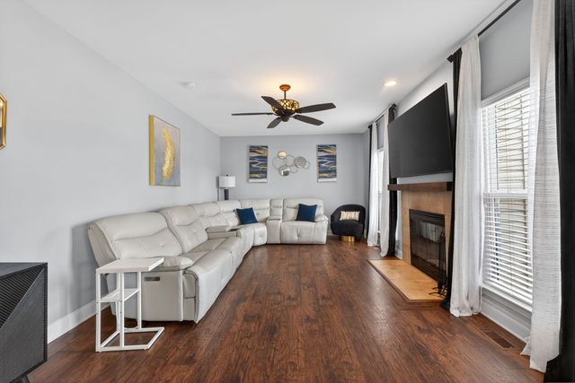 432 Long Creek Dr, Christiana, TN 37037