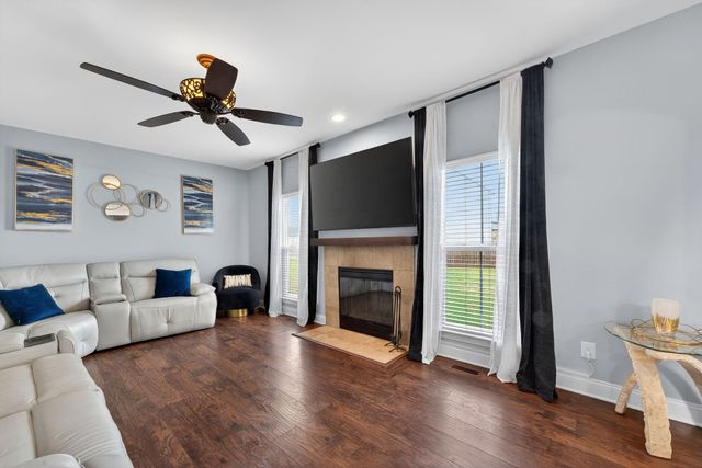 432 Long Creek Dr, Christiana, TN 37037