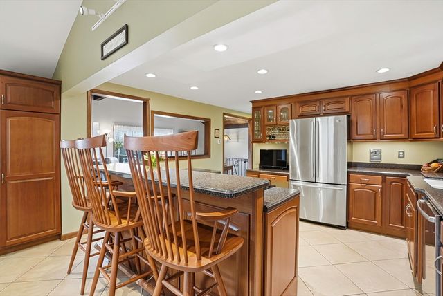 460 Lake Ave, Worcester, MA 01604