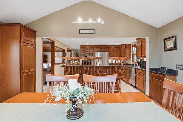 460 Lake Ave, Worcester, MA 01604