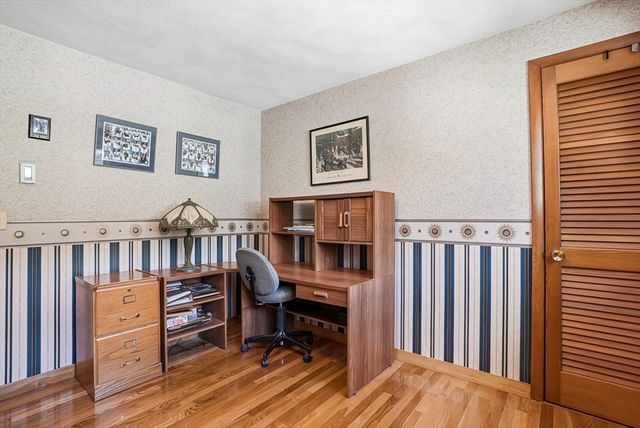 460 Lake Ave, Worcester, MA 01604