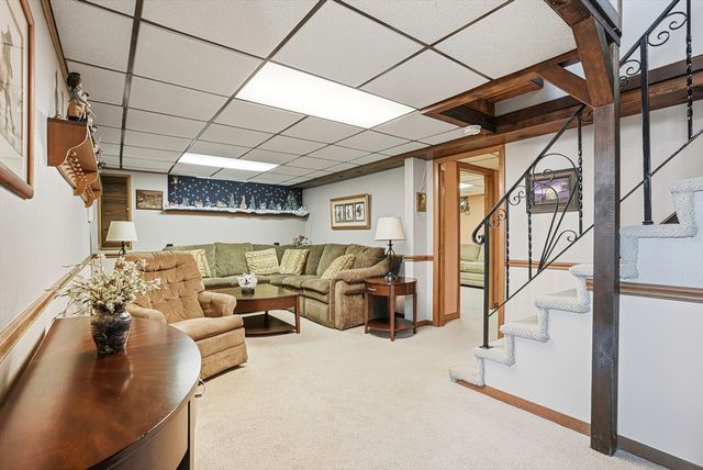 460 Lake Ave, Worcester, MA 01604