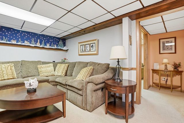 460 Lake Ave, Worcester, MA 01604