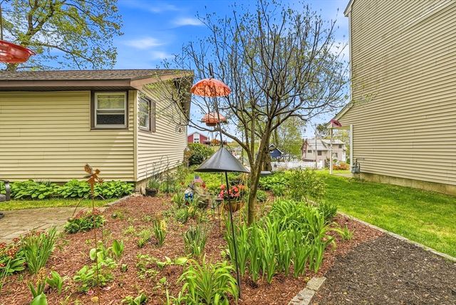 460 Lake Ave, Worcester, MA 01604
