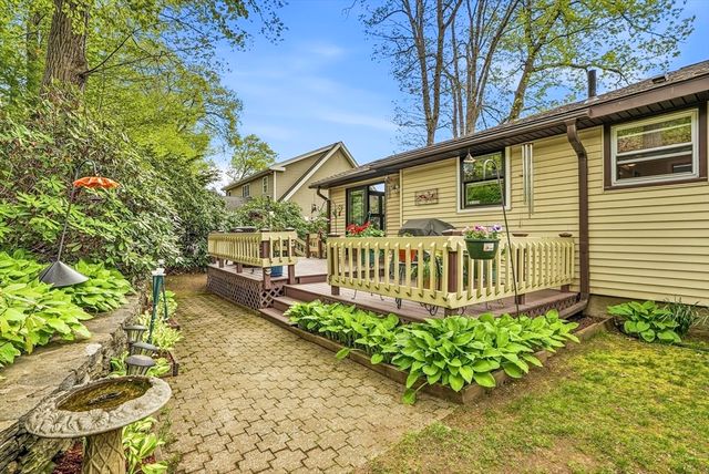 460 Lake Ave, Worcester, MA 01604