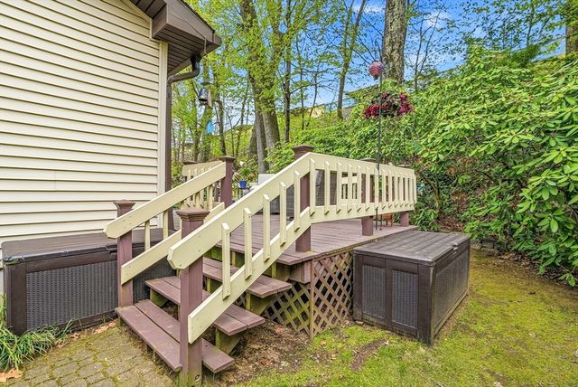460 Lake Ave, Worcester, MA 01604