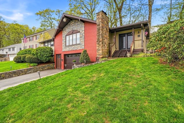 460 Lake Ave, Worcester, MA 01604