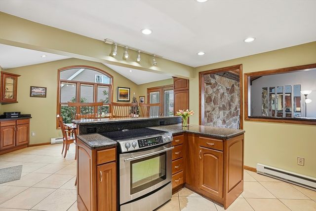 460 Lake Ave, Worcester, MA 01604