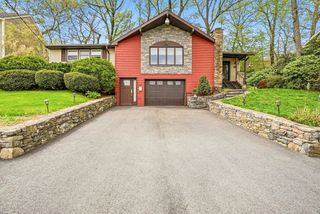 460 Lake Ave, Worcester, MA 01604