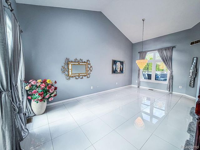 7240 Aaronway Drive, West Bloomfield Charter Township, MI 48324