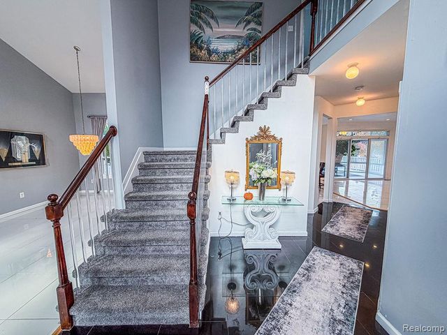 7240 Aaronway Drive, West Bloomfield Charter Township, MI 48324