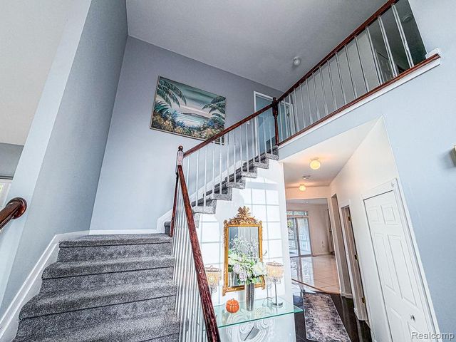 7240 Aaronway Drive, West Bloomfield Charter Township, MI 48324