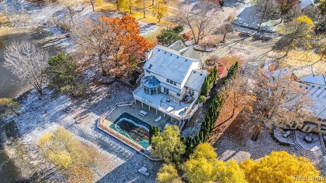 7240 Aaronway Drive, West Bloomfield Charter Township, MI 48324