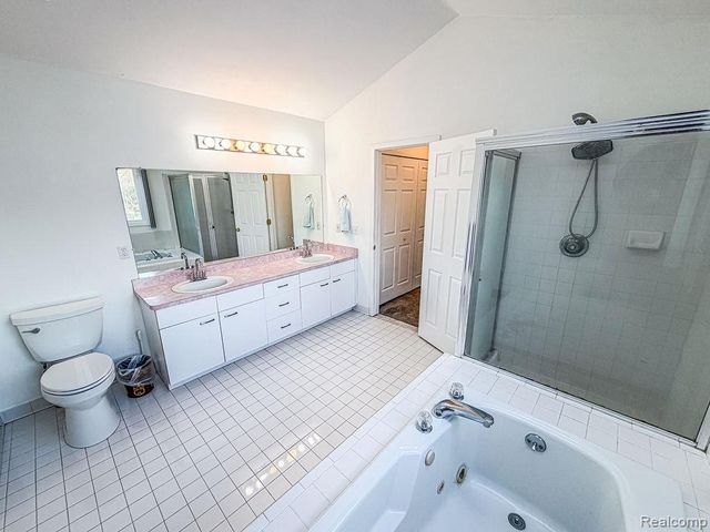 7240 Aaronway Drive, West Bloomfield Charter Township, MI 48324