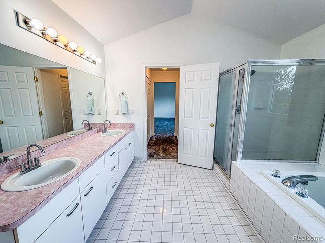 7240 Aaronway Drive, West Bloomfield Charter Township, MI 48324