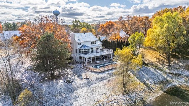 7240 Aaronway Drive, West Bloomfield Charter Township, MI 48324