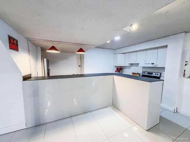 7240 Aaronway Drive, West Bloomfield Charter Township, MI 48324