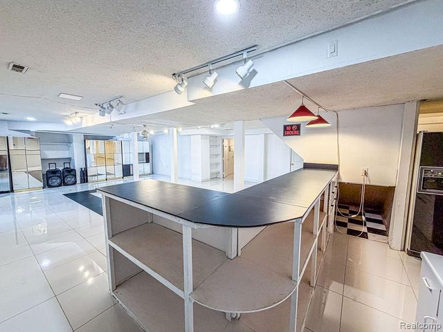 7240 Aaronway Drive, West Bloomfield Charter Township, MI 48324