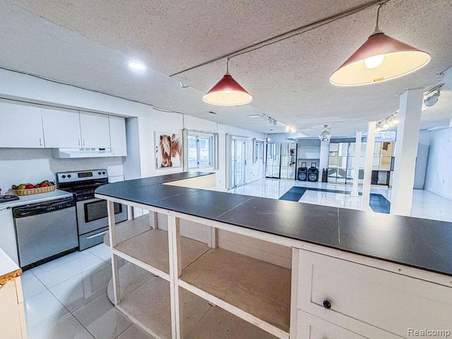 7240 Aaronway Drive, West Bloomfield Charter Township, MI 48324