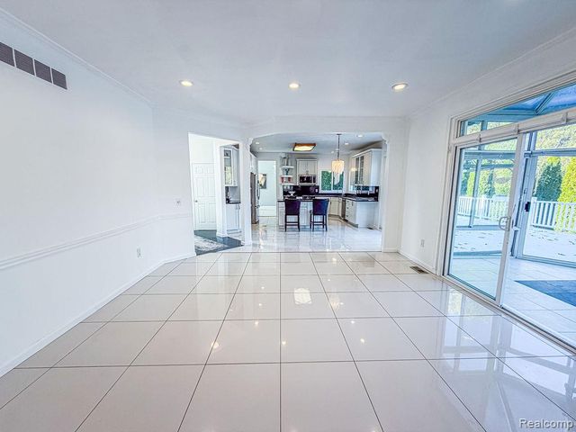 7240 Aaronway Drive, West Bloomfield Charter Township, MI 48324