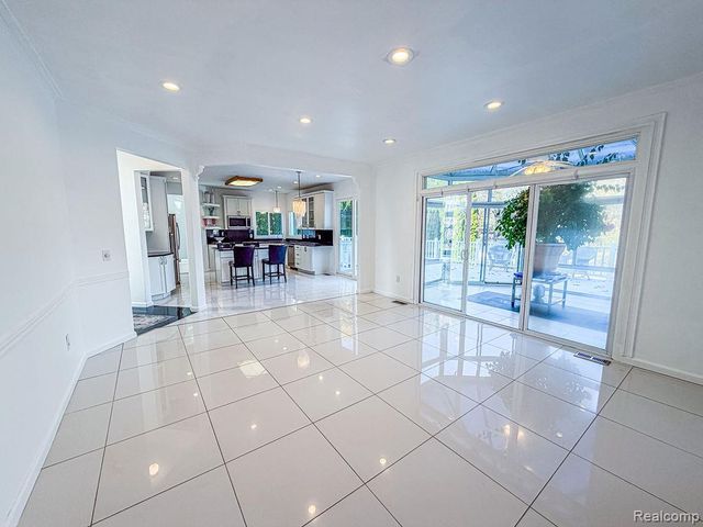 7240 Aaronway Drive, West Bloomfield Charter Township, MI 48324