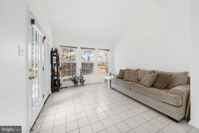 200 BARCLAY DR, Hockessin, DE 19707