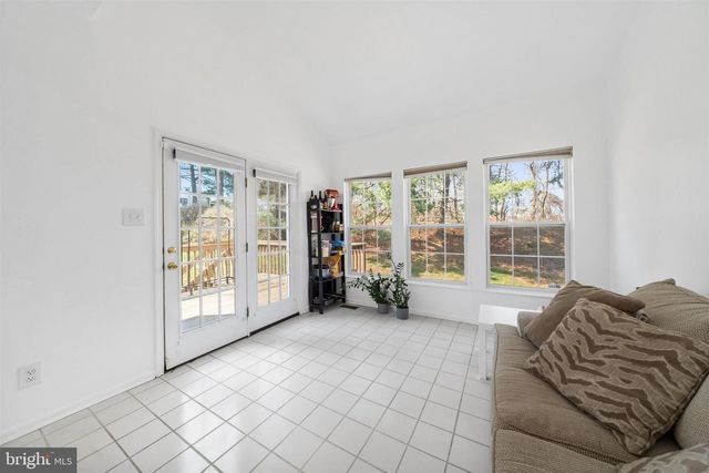 200 BARCLAY DR, Hockessin, DE 19707