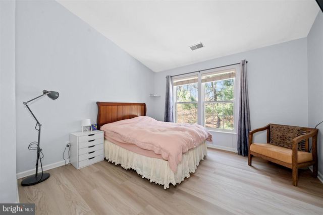 200 BARCLAY DR, Hockessin, DE 19707