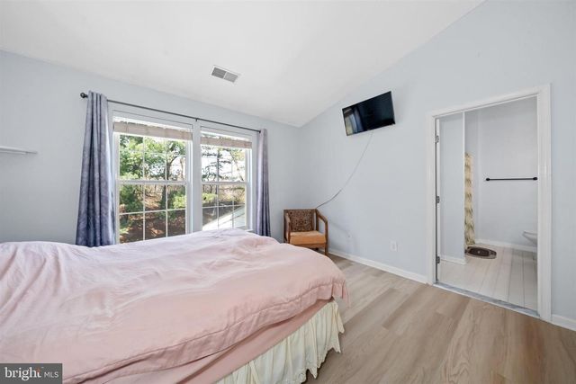 200 BARCLAY DR, Hockessin, DE 19707