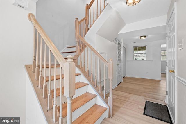 200 BARCLAY DR, Hockessin, DE 19707