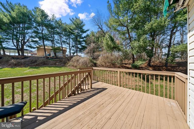 200 BARCLAY DR, Hockessin, DE 19707