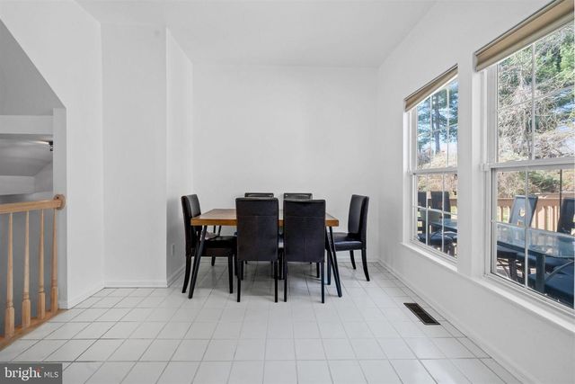 200 BARCLAY DR, Hockessin, DE 19707