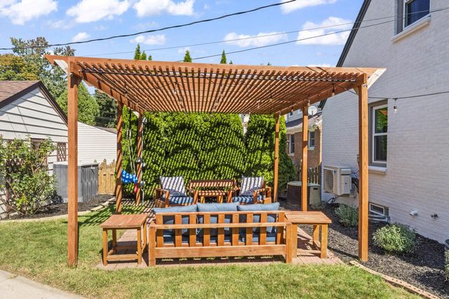 3711 S 3rd STREET, Milwaukee, WI 53207