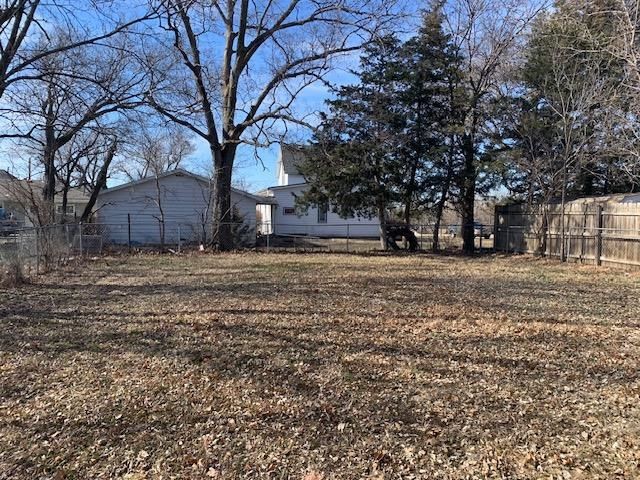 222 Mackenzie Ave, Minneapolis, KS 67467