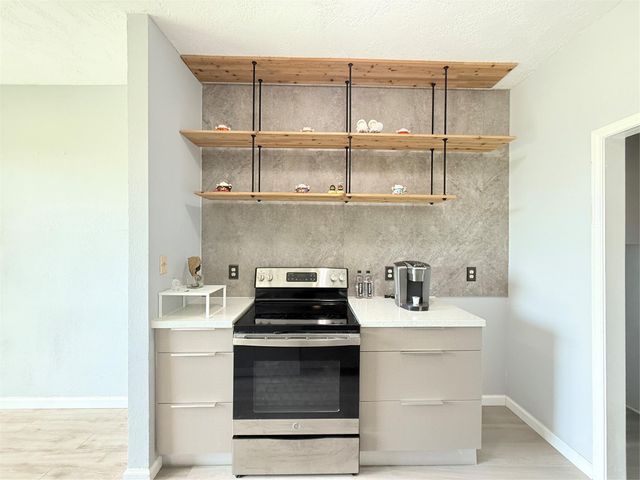 8149 Sands Point Drive 113, Houston, TX 77036