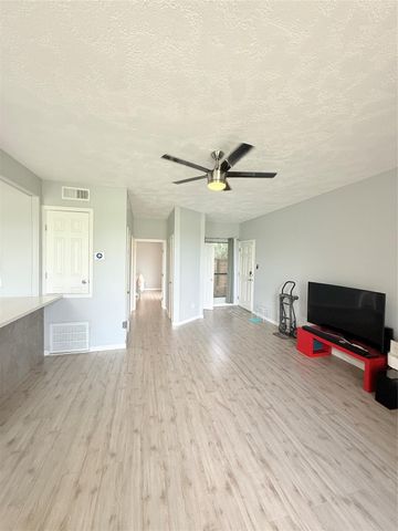 8149 Sands Point Drive 113, Houston, TX 77036