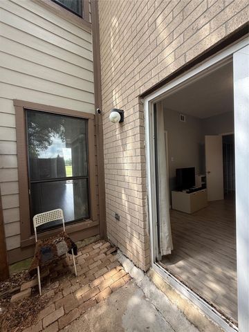 8149 Sands Point Drive 113, Houston, TX 77036