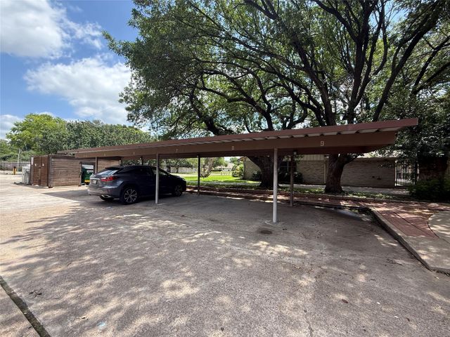 8149 Sands Point Drive 113, Houston, TX 77036