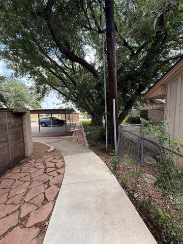 8149 Sands Point Drive 113, Houston, TX 77036